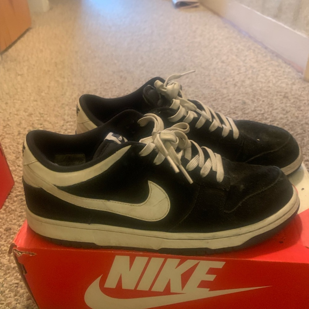 Nine suede Dunks Vintage